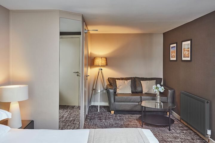 Room 3 of 21
