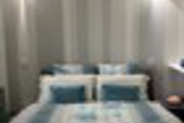 Room 5 of 57