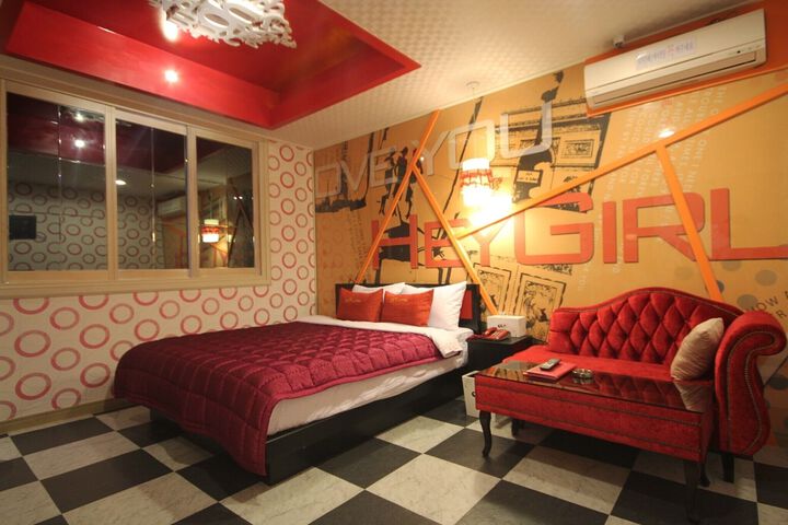 Room 84 of 156