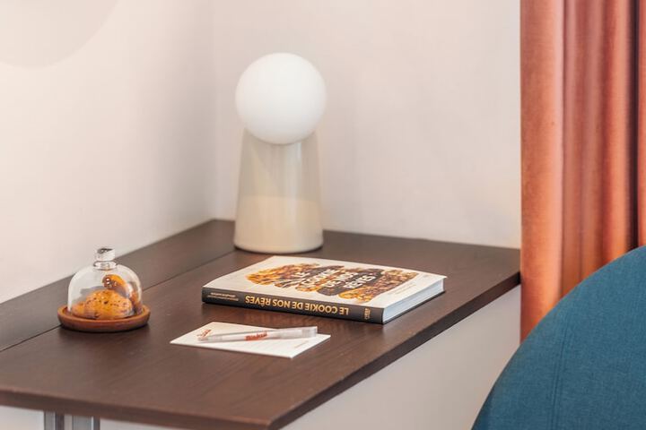 Room amenity