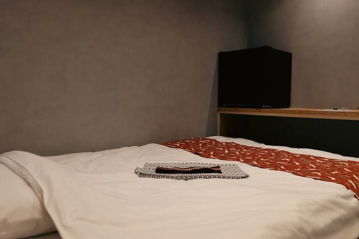 Room 23 of 146