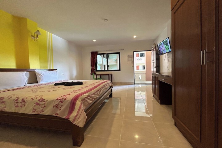 Room 17 of 31