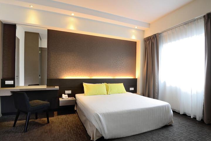 Room 12 of 31