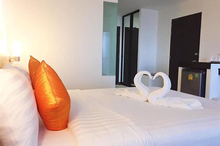 Room 15 of 34