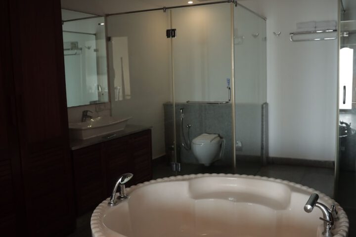 Room 45 of 80