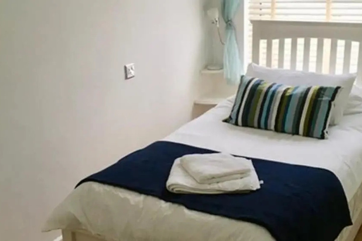 Room 4 of 13