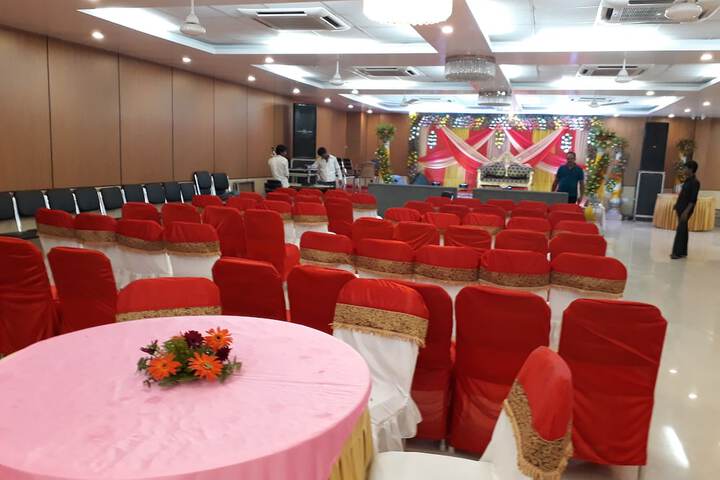 Ballroom/Hall 32 of 44