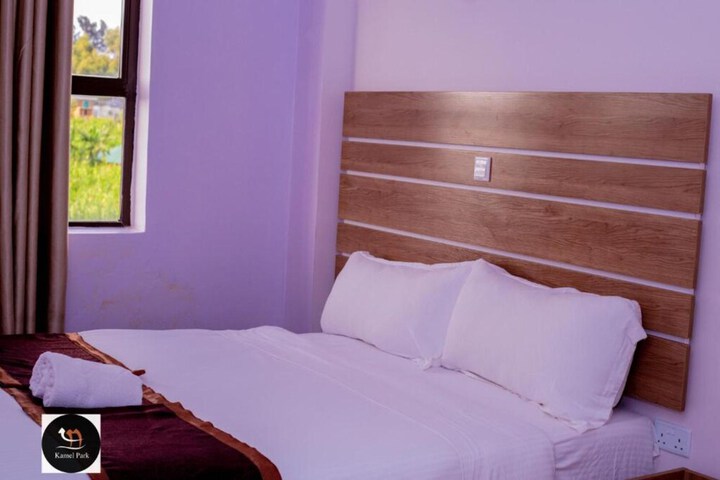 Room 5 of 8