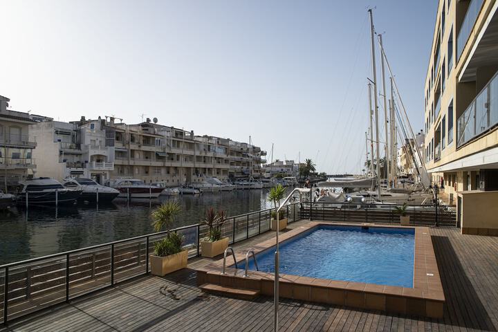 Hotel with Pool