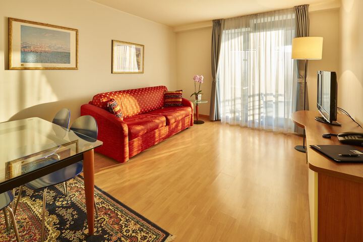 Room 12 of 46