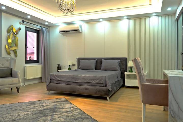 Room 18 of 85
