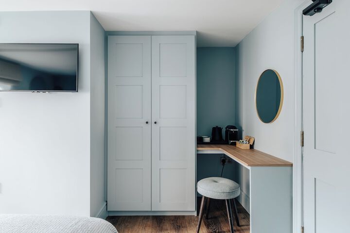 Room 43 of 160