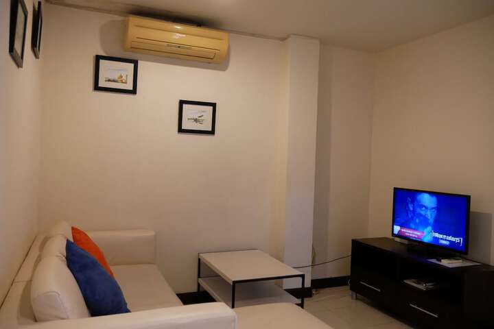 Room 10 of 25