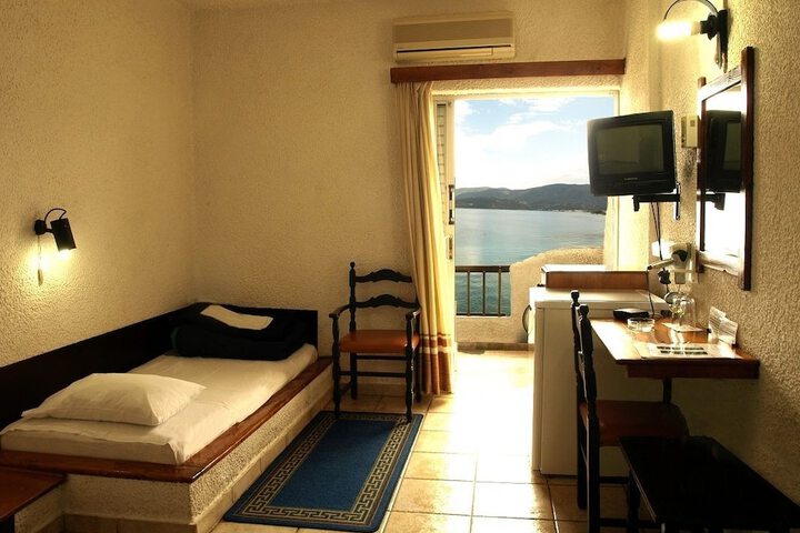 Room 4 of 22