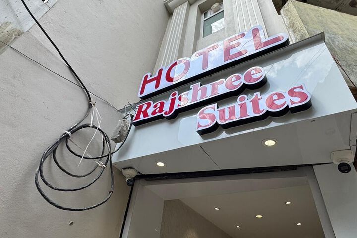Hotel Rajshree Suites