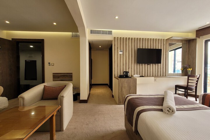 Edom Hotel
