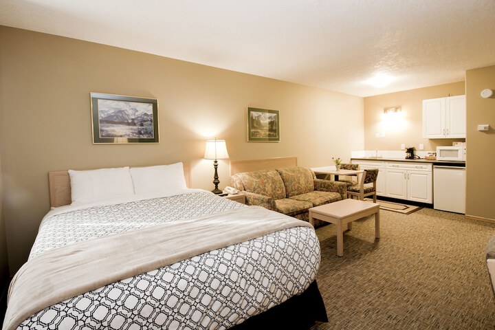 Room 6 of 25