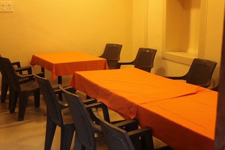 Dining 35 of 64