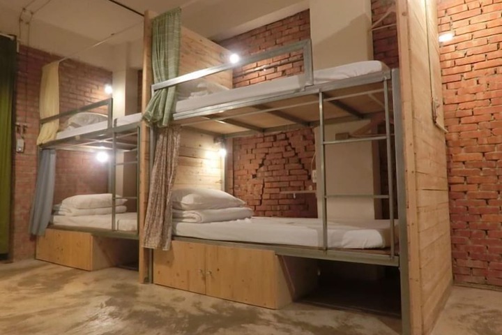 Room 17 of 85