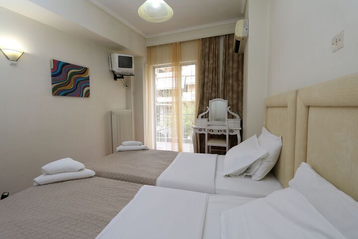 Room 11 of 29
