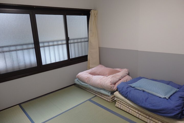 Room 8 of 33
