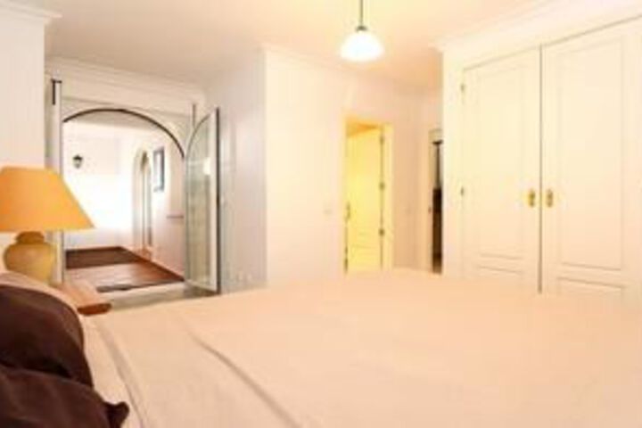 Room 15 of 73