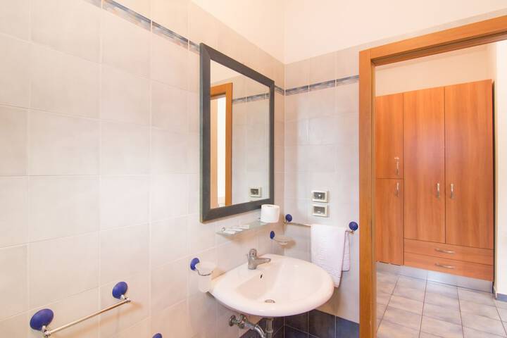 Room 10 of 49