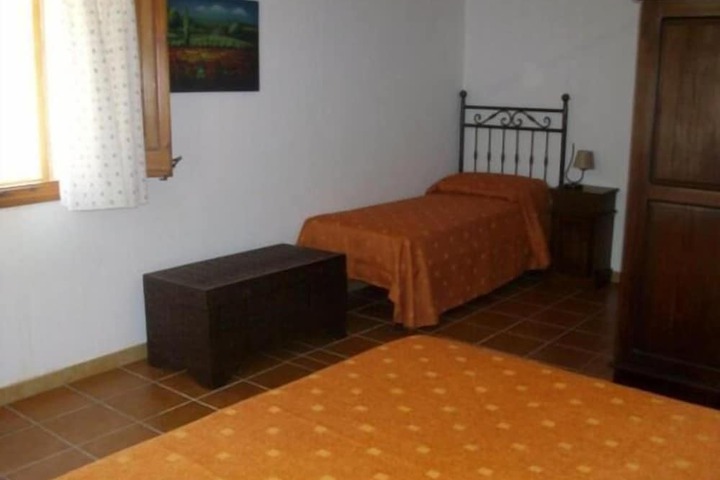 Room 6 of 43
