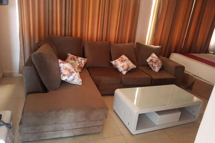 Room 3 of 11