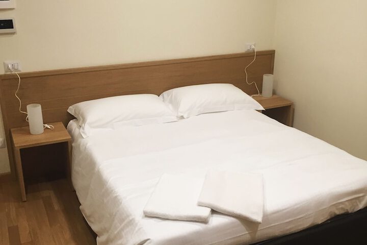 Room 5 of 54