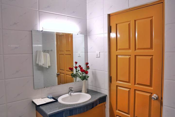 Room 20 of 34