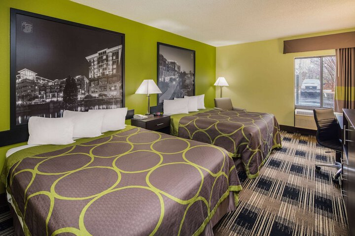2 Queen Beds (6 of 7)