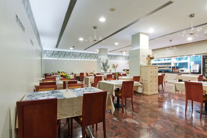 Dining 137 of 186