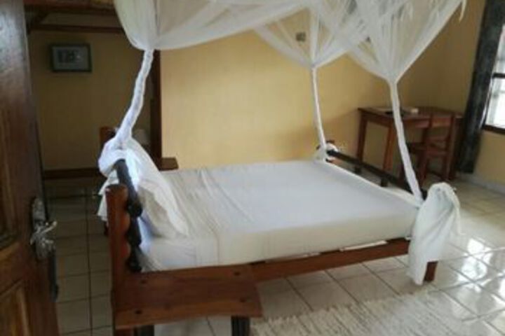 Room 8 of 25