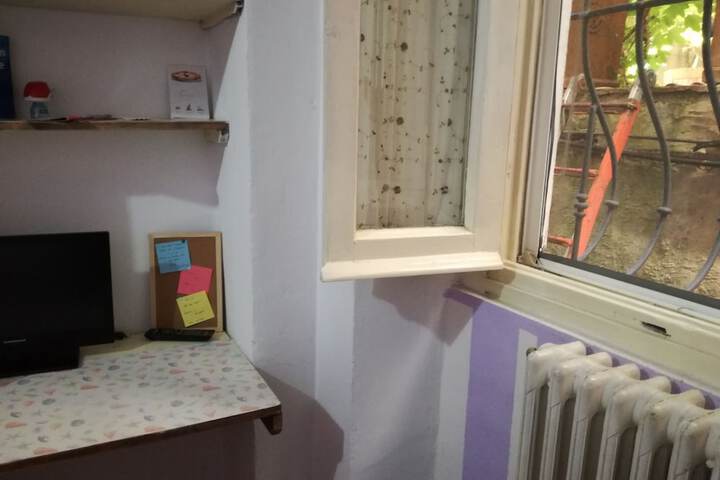 Room 11 of 43