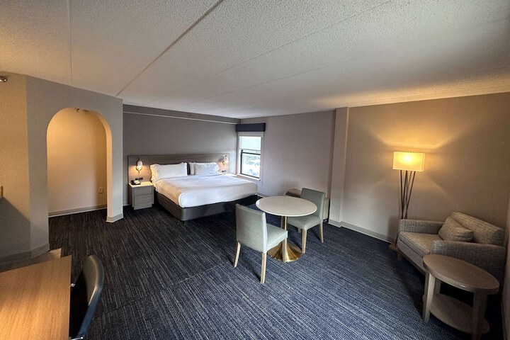 Room 9 of 21