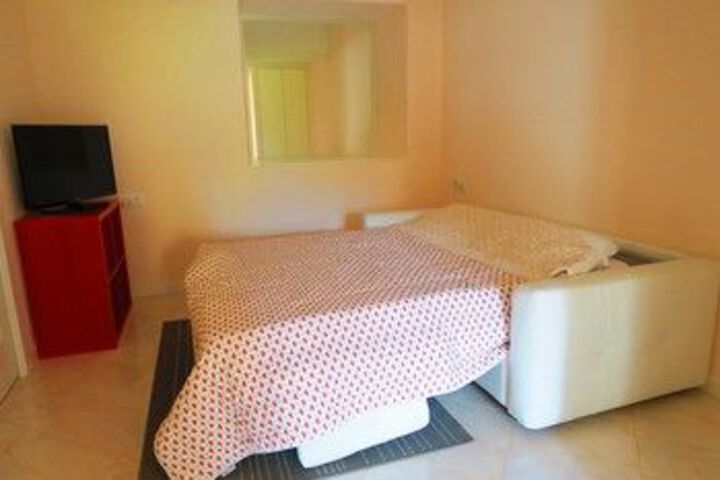 Room 3 of 7