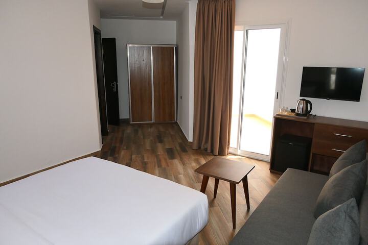 Room 16 of 49
