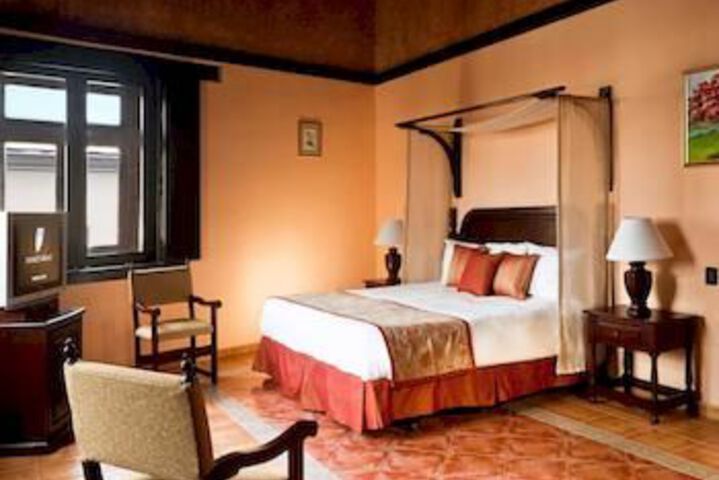 Room 8 of 23
