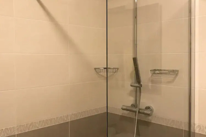 Room 10 of 21
