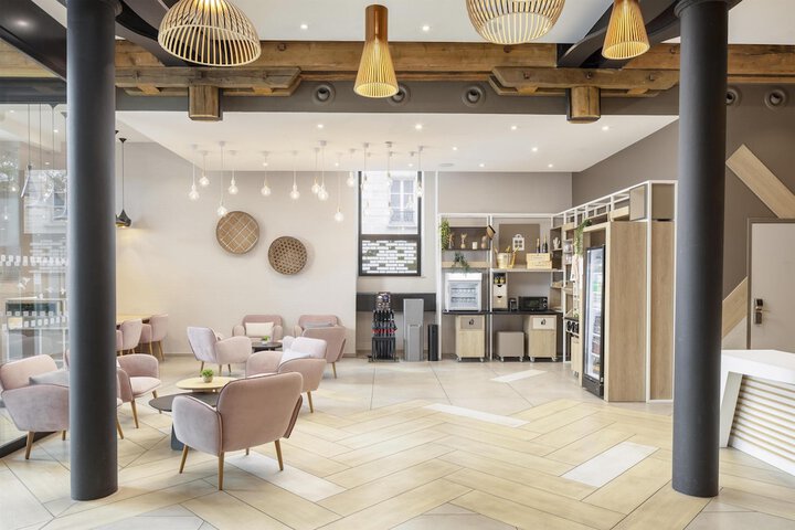 Guest Lobby