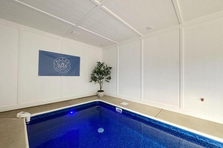 Timber Pine Lodge Indoor Pool Hot Tub in Pigeon Forge, TN