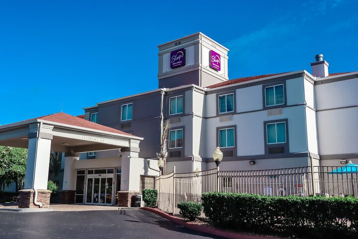 Hotel 51 of 52