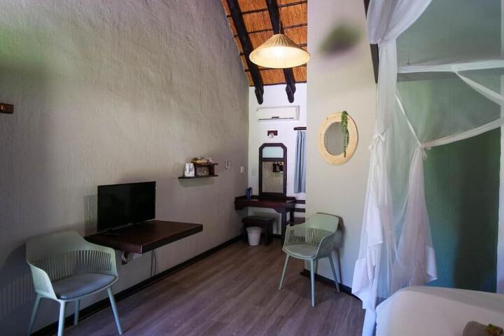 Room 12 of 25