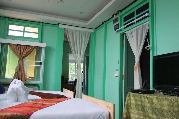 Room 12 of 50