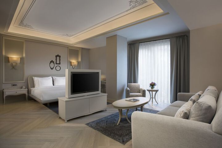Room 46 of 95