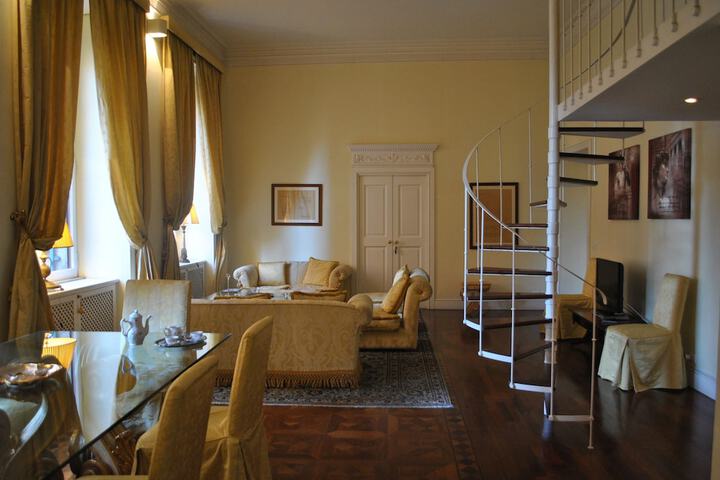 Room 21 of 38