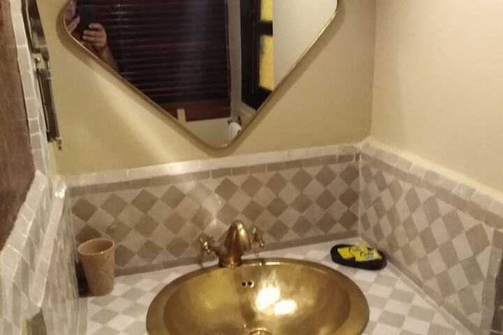Room 28 of 47