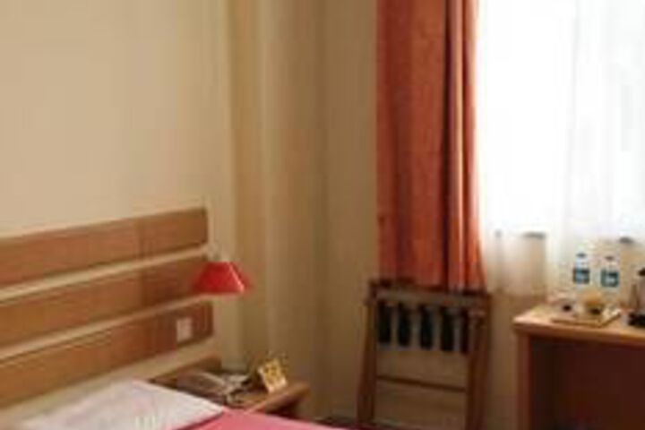 Room 22 of 35