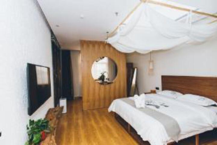Room 8 of 8